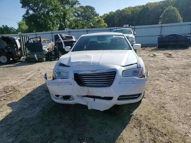 2014 Chrysler 300 - Image 11