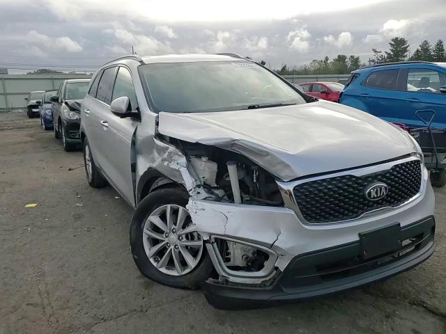 5XYPGDA59JG409217 2018 Kia Sorento Lx