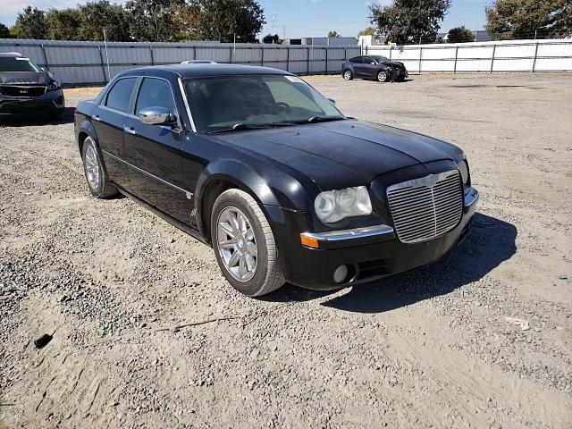 2005 Chrysler 300 - Image 10