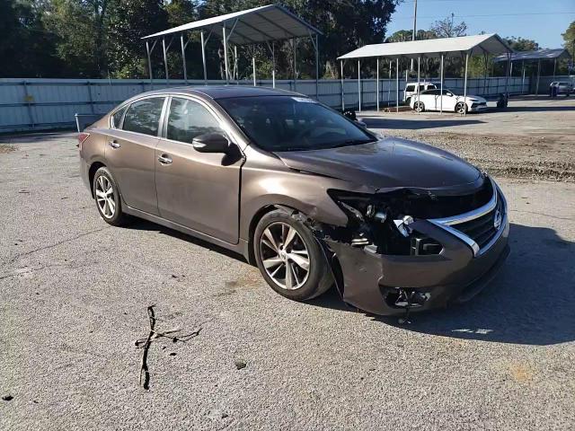2015 Nissan Altima - Image 11