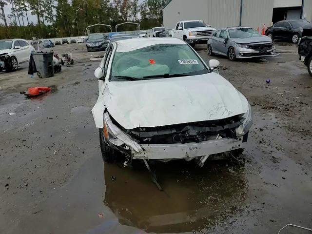 2019 Nissan Altima - Image 14