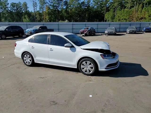 2017 Volkswagen Jetta - Image 13