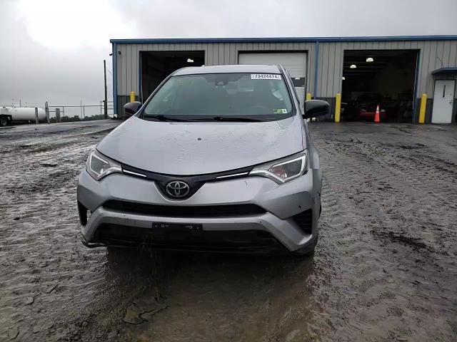 2018 Toyota Rav4 Le VIN: 2T3BFREV8JW850178 Lot: 73424474