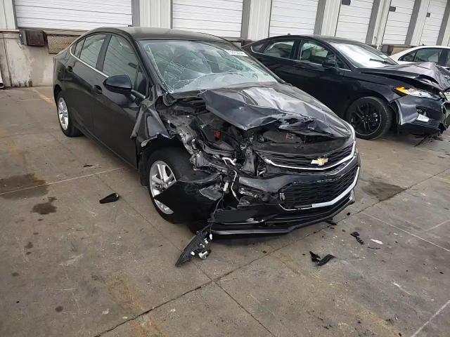2018 Chevrolet Cruze - Image 11