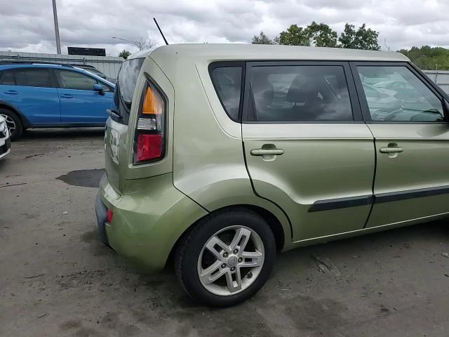 2011 Kia Soul + VIN: KNDJT2A28B7219354 Lot: 73799224