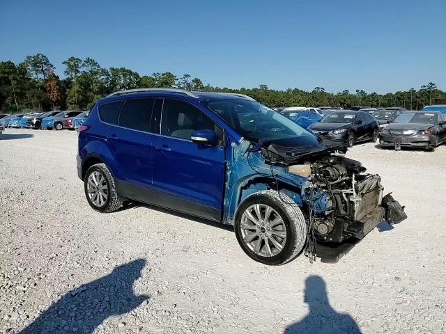 1FMCU9J9XJUB48164 2018 Ford Escape Titanium