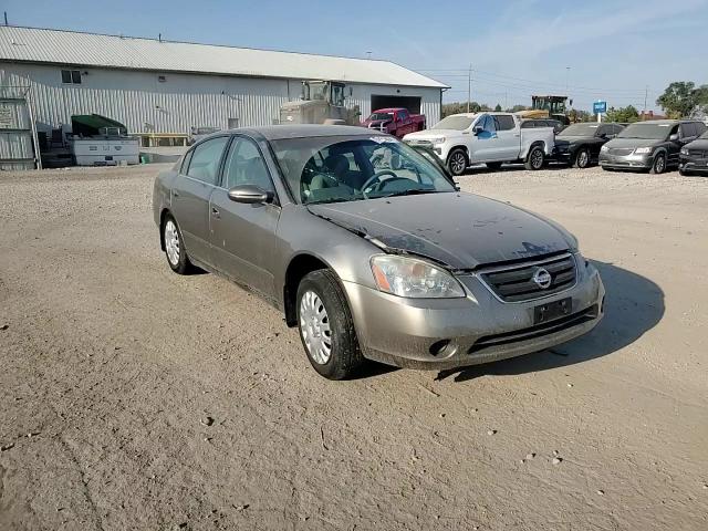 2002 Nissan Altima - Image 10
