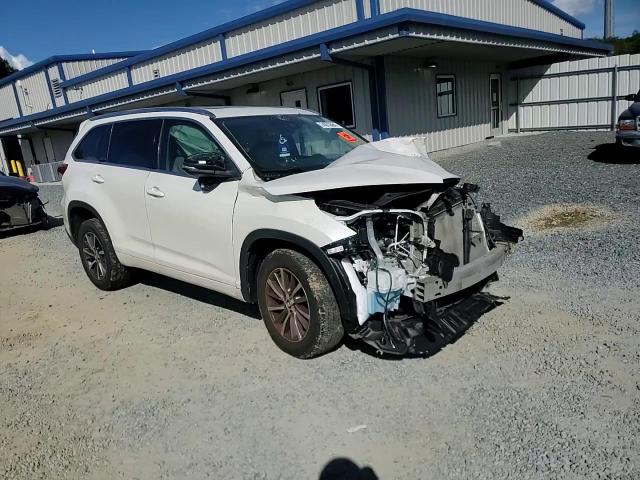 5TDKZRFH1JS538754 2018 Toyota Highlander Se