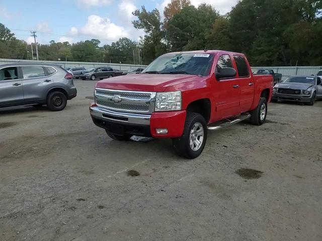 2011 Chevrolet Silverado - Image 11