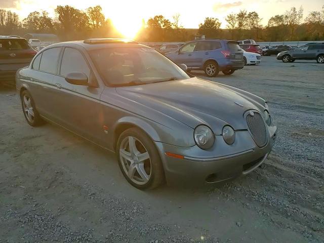 2006 Jaguar S-Type - Image 10