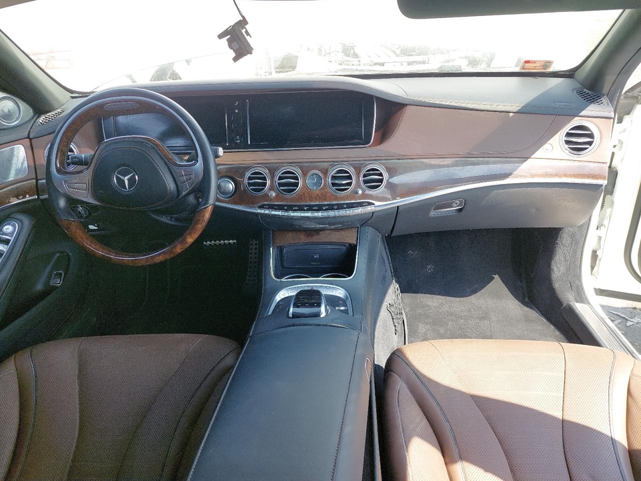WDDUG8CB9EA052405 Auction: COPART UAE Lot: 78110154 Location: DUBAI INDUSTRIAL CITY - DUBAI WDDUG8CB9EA052405 MERCEDES BENZ S 500 2014 WHITE Photo 14