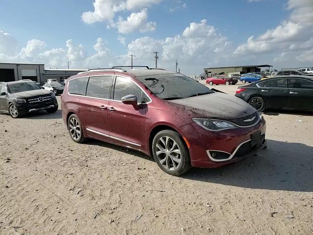 2017 Chrysler Pacifica - Image 11