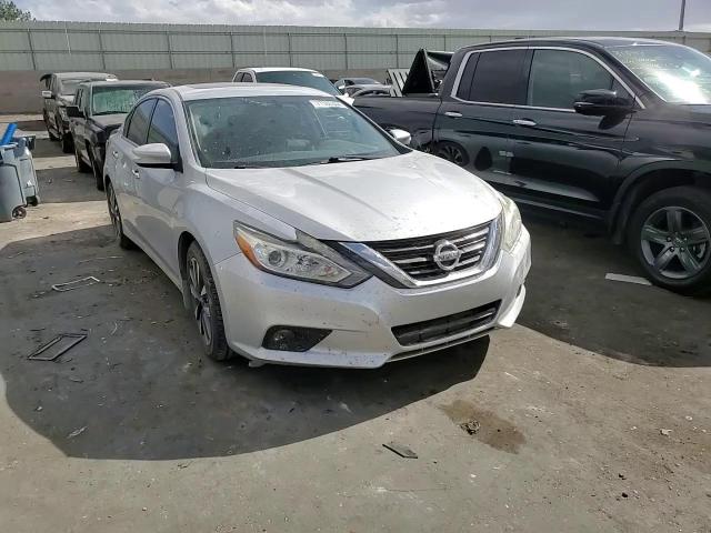 2016 Nissan Altima - Image 14