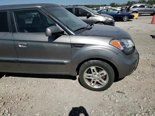 2010 Kia Soul + VIN: KNDJT2A25A7076877 Lot: 74370524