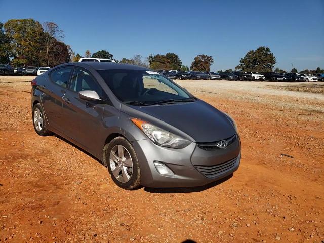 2013 Hyundai Elantra - Image 11