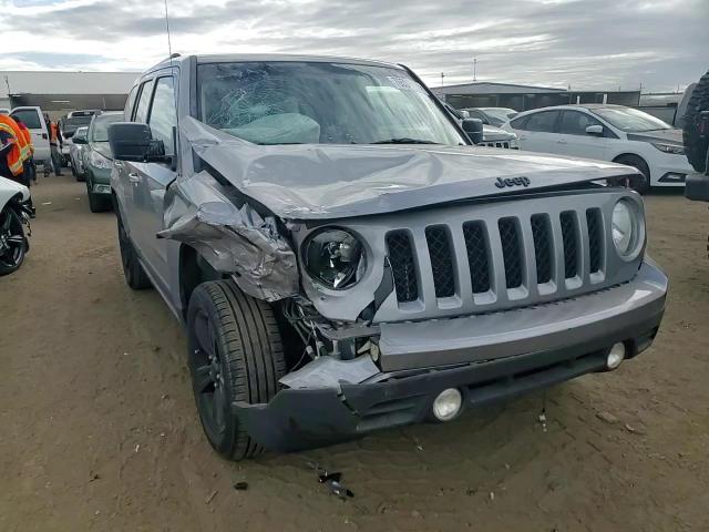 2015 Jeep Liberty (Patriot) - Image 12