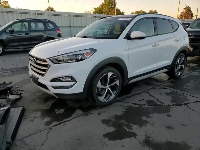 2018 Hyundai Tucson Value VIN: KM8J33A24JU639498 Lot: 74047084