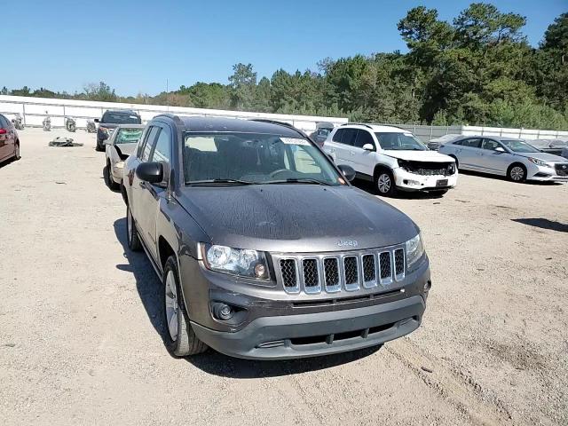 2017 Jeep Compass - Image 12