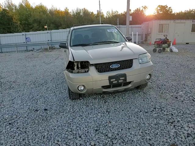 2007 Ford Escape - Image 12