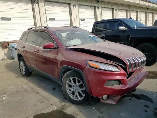 2017 Jeep Cherokee Latitude VIN: 1C4PJMCS0HW557306 Lot: 77892404