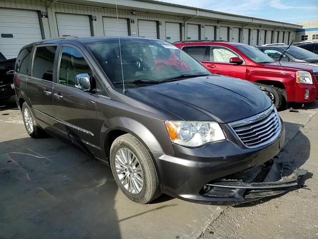 2015 Chrysler Town & Country Touring L VIN: 2C4RC1CG9FR638422 Lot: 73971874