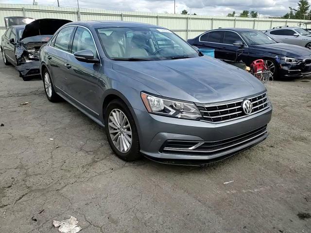 1VWBT7A31HC011694 2017 Volkswagen Passat Se