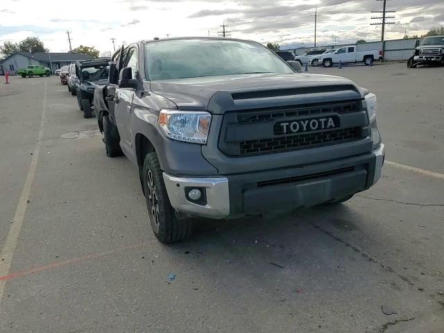 2017 Toyota Tundra Crewmax Sr5 VIN: 5TFDW5F19HX642233 Lot: 77343504