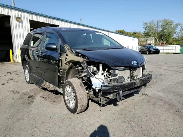 5TDYK3DC4GS703949 2016 Toyota Sienna Xle