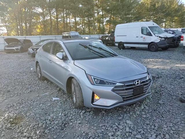 2020 Hyundai Elantra - Image 11