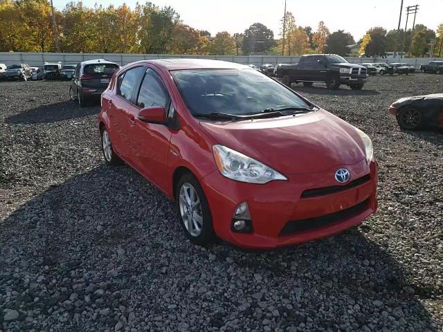 2013 Toyota Prius - Image 11