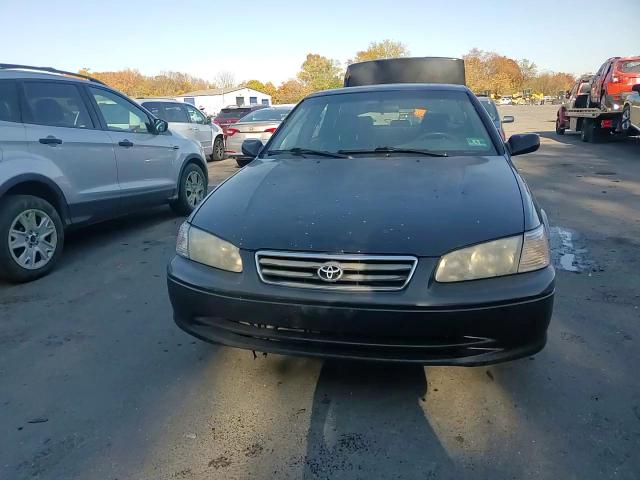 2000 Toyota Camry Le VIN: 4T1BF28K2YU946013 Lot: 77214884