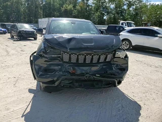 1C4RJEAG8JC480950 2018 Jeep Grand Cherokee Laredo