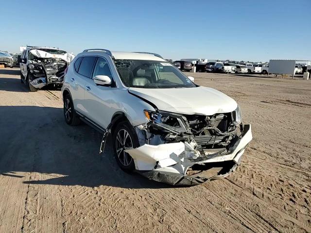 2018 Nissan Rogue - Image 12