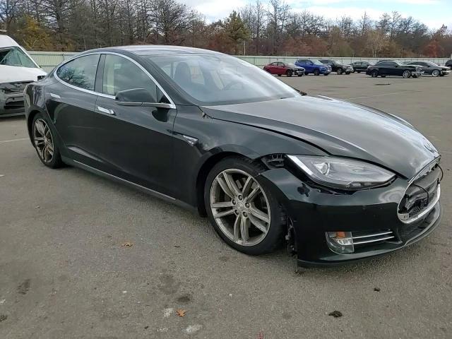 2015 Tesla Model S 85D VIN: 5YJSA1H28FFP69762 Lot: 77975214