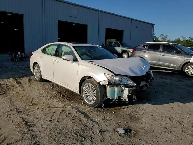 2014 Lexus ES - Image 11