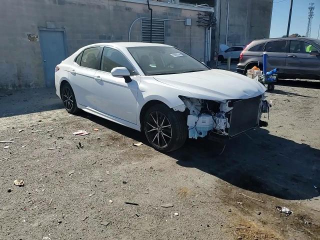 2022 Toyota Camry - Image 10