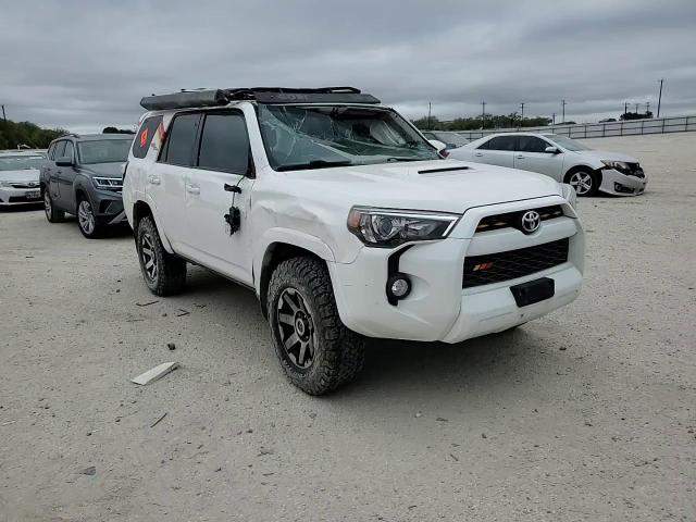 2018 Toyota 4Runner Sr5/Sr5 Premium VIN: JTEBU5JR9J5607781 Lot: 77047784