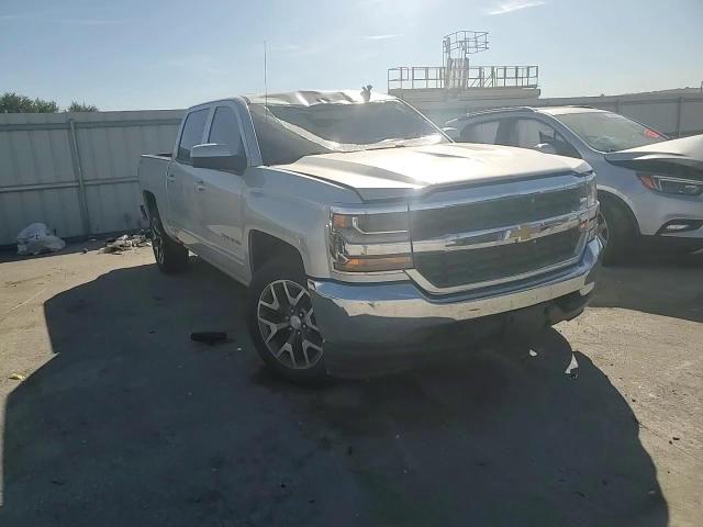 2016 Chevrolet Silverado - Image 11