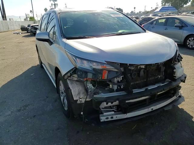 5TDJRKEC6NS097637 2022 Toyota Sienna Xle