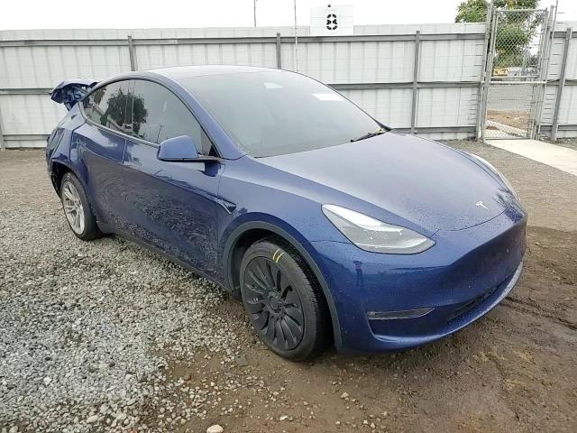 2023 Tesla Model Y VIN: 7SAYGDEE1PF796069 Lot: 75936444