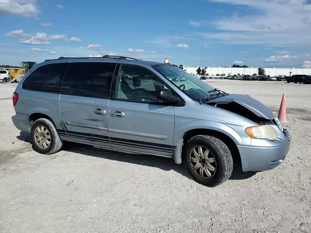 2005 Chrysler Town & Country Touring VIN: 2C4GP54L75R212631 Lot: 73825424