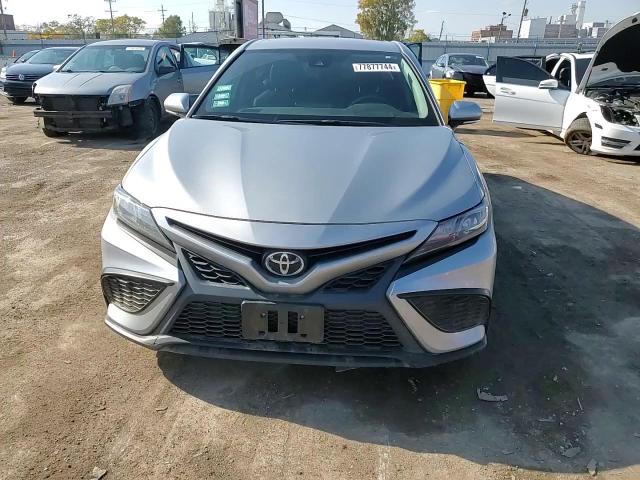 2021 Toyota Camry - Image 11