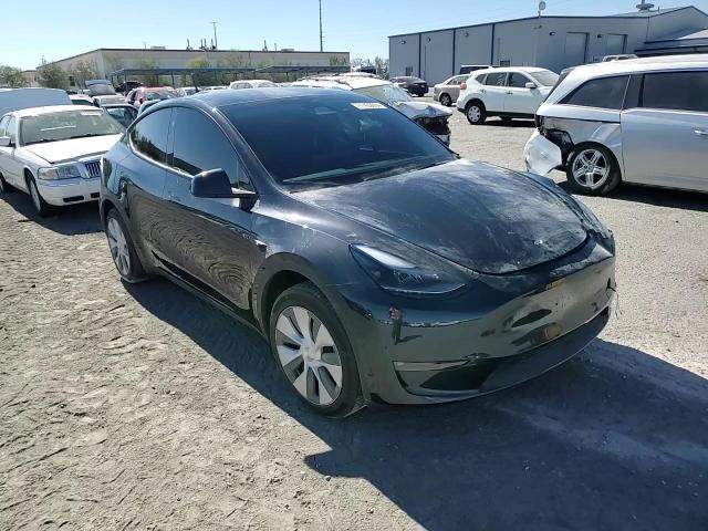 2024 Tesla Model Y VIN: 7SAYGAEEXRF986437 Lot: 77439004