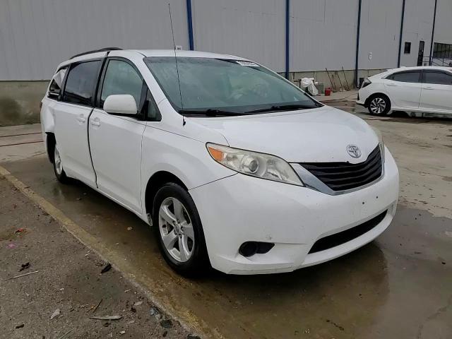 2012 Toyota Sienna Le VIN: 5TDKK3DC7CS177977 Lot: 78804634