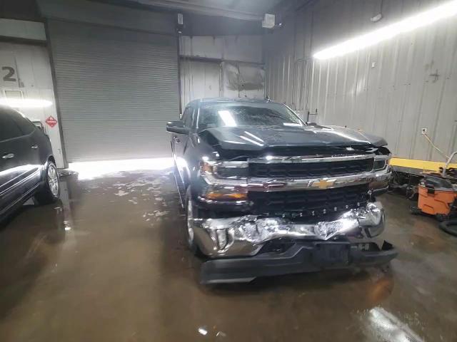 2018 Chevrolet Silverado - Image 13