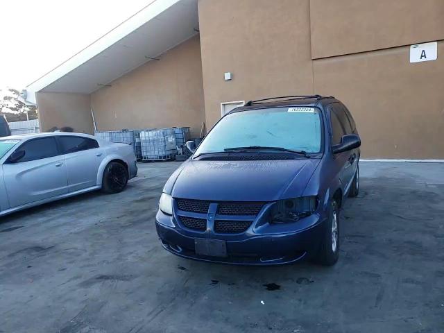 2001 Dodge Caravan - Image 10