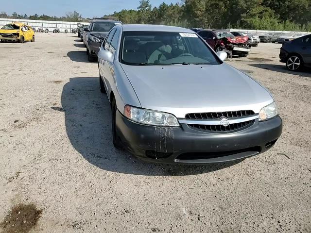 2001 Nissan Altima - Image 10