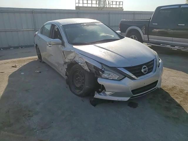 2018 Nissan Altima - Image 11