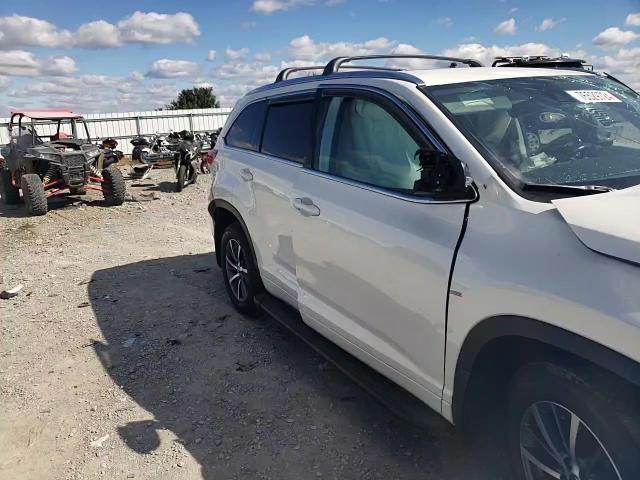 2018 Toyota Highlander - Image 11