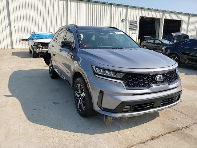 2021 Kia Sorento - Image 11